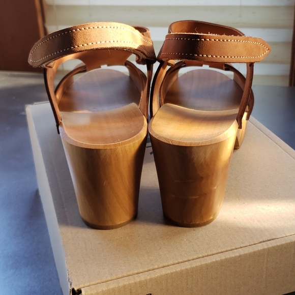 Kulik Handmade Leather Clogs - Picture 3 of 5